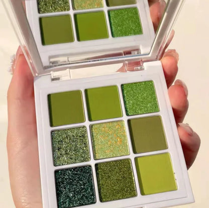 INSFANY Vivid Purple Eyeshadow Palette (9 Shades)