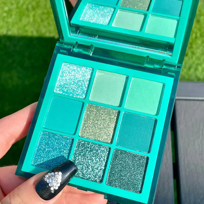 INSFANY Vivid Purple Eyeshadow Palette (9 Shades)